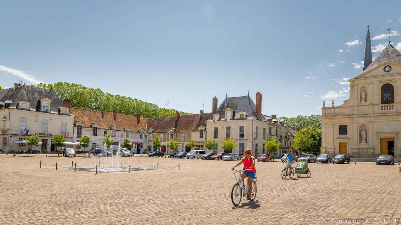 Gite Le Petit Puits A リシュリュー エクステリア 写真